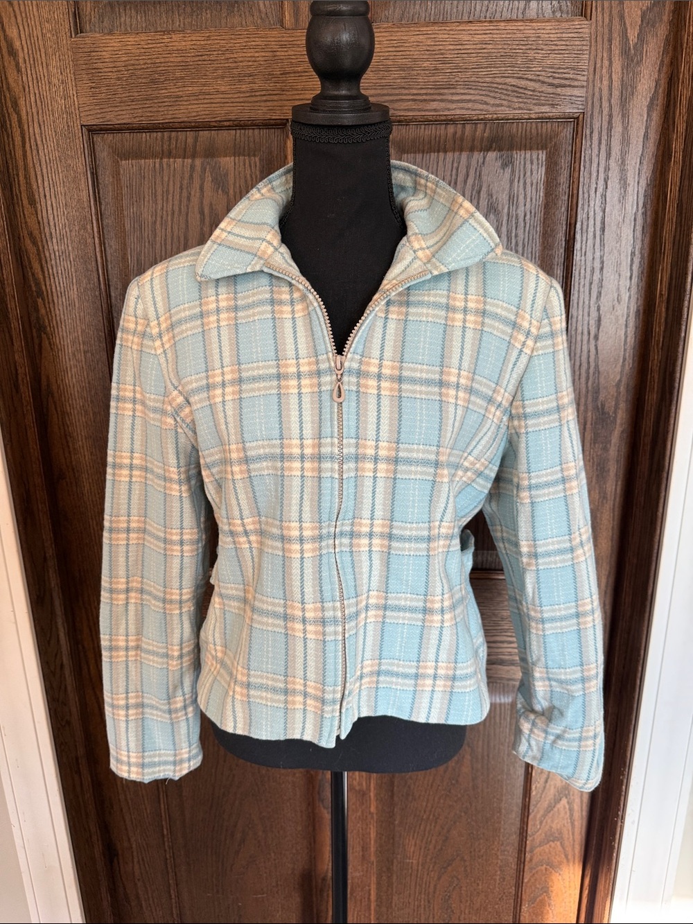 Pendleton Plaid Zip-Front Women's Jacket in Light Blue and Cream